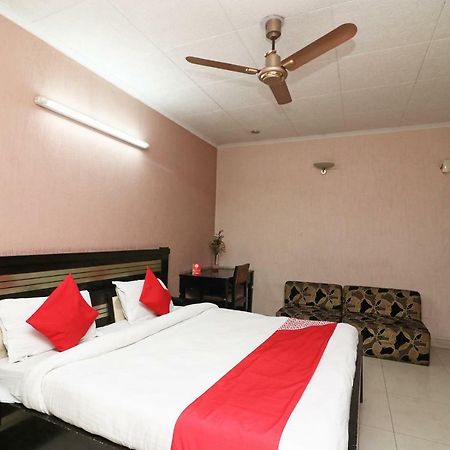 Oyo 24672 Bharat Guest House Delhi  Exterior foto